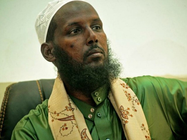 Former Deputy Leader and spokesman of Somalia's Al-Qaeda-affiliated Shebab rebels, Sheikh Mukhtar Robow, also known as Abu Mansur, speaks to journalists on August 15, 2017 in Mogadishu. Abu Mansur left Al-Shabaab in 2013 after falling out with its leader Ahmed Abdi Godane, who was killed a year later, in September 2014, by a US drone strike. Robow, a co-founder of the Somali terrorist group, turned himself over to authorities in the town of Hudur, 400 kilometers southwest of Mogadishu. / AFP PHOTO / MOHAMED ABDIWAHAB (Photo credit should read MOHAMED ABDIWAHAB/AFP/Getty Images)