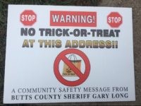 Sheriff Puts No Trick-or-Treat Signs at Homes of Sex Offenders