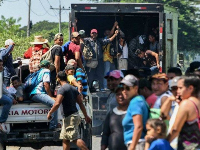 Trump warns Honduras to halt migrant 'caravan' or lose US aid