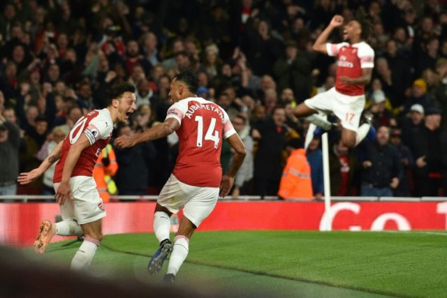 Aubameyang, Ozil star as Arsenal make it perfect 10