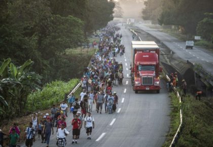 Migrant caravan resumes trek to US-Mexico border