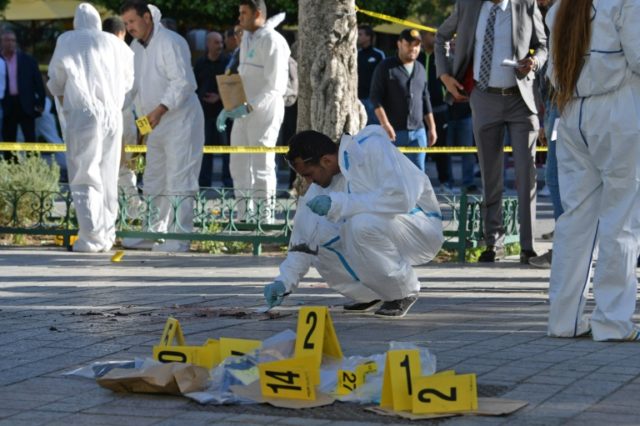 Woman suicide bomber wounds 20 in first Tunis attack since 2015