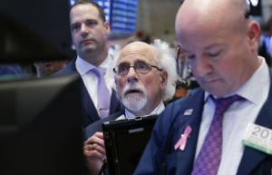 Wall Street braces for market response to 800-point freefall