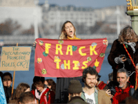 Demonstrators take part in a pro-environment protest as they block Westminster Bridge in central London on November 17, 2018, to show anger at what they see as government inaction on climate and ecological issues. - Organised by Extinction Rebellion, the protest is part of many taking place this weekend to …