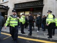 BRITAIN-INCIDENT-CRIME-COMPANY-SONY Police officers are seen outside the office building housing Sony Music's offices in London on November 2, 2018 after an incident that resulted in one arrest after two people were stabbed. - Two people were stabbed at Sony Music's offices in London on Friday and one person was arrested, British …