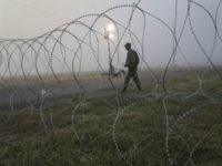Troops Arrive To U.S. Mexico Border Spots Where Migrant Caravan May Arrive In Coming Weeks Troops Arrive To U.S. Mexico Border Spots Where Migrant Caravan May Arrive In Coming Weeks