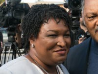 Ο Stacey Abrams συγκέντρωσε σχεδόν τρεις Δόμους δικηγόρους