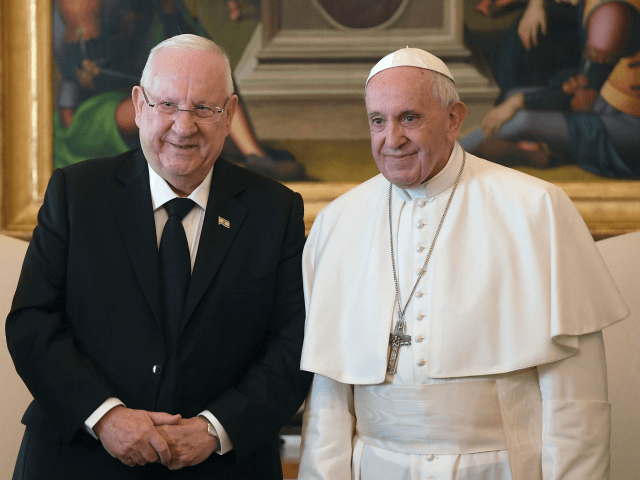 Pope Francis (R) stands next to Israeli President Reuven Rivlin during a private audience at the Vatican on November 15, 2018. (Photo by Tiziana FABI / POOL / AFP) (Photo credit should read TIZIANA FABI/AFP/Getty Images)