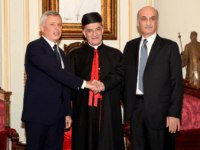 lebanon Christian Lebanese Forces Party Leader Samir Geagea (R) meets with Lebanese Marada Christian party leader Suleiman Frangieh under the supervision of Lebanese Maronite Patriarch Mar Bechara Boutros al-Rahi (C) in Bkerke, north of Beirut, on November 14, 2018. - Two rival Christian leaders in Lebanon, Sleiman Frangieh and Samir Geagea, …