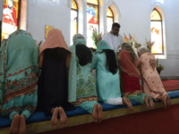Pakistani Christian attend Easter mass at the Christ Church in Karachi on April 1, 2018. / AFP PHOTO / RIZWAN TABASSUM (Photo credit should read RIZWAN TABASSUM/AFP/Getty Images)