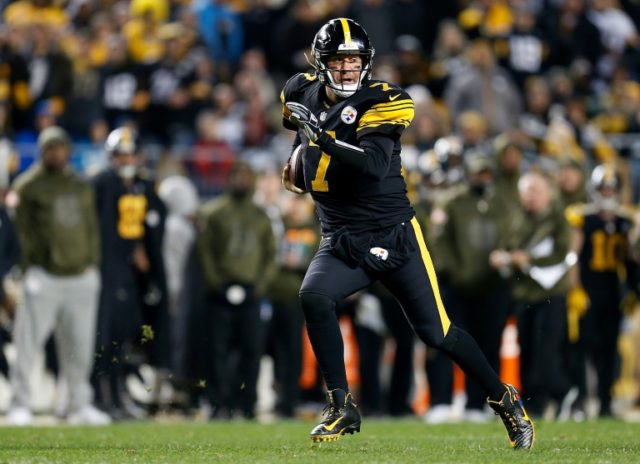 Roethlisberger throws 5 TDs as Steelers rout Panthers