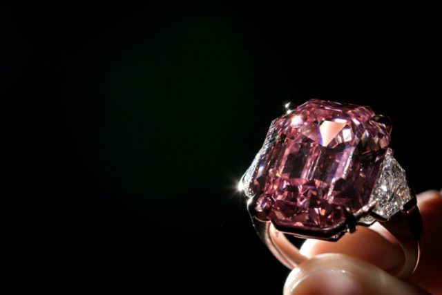 'Incomparable' pink diamond could smash record at Geneva auction