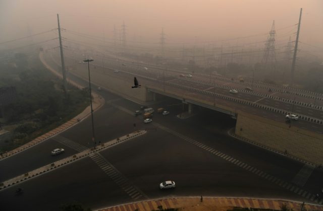 Delhi homeless to be given masks as smog worsens: official
