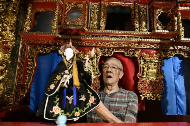 Taiwanese puppet master fights to save dying art