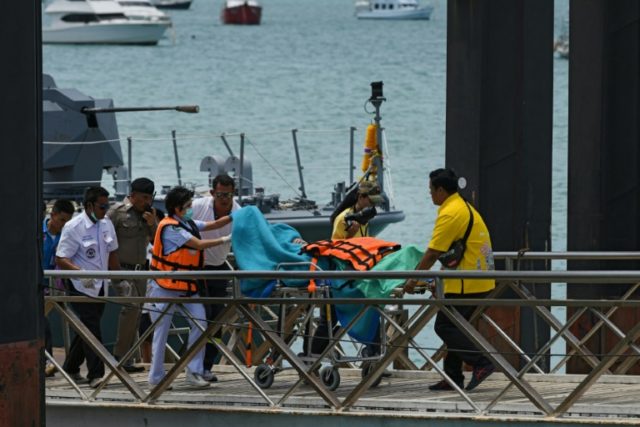 Thai authorities retrieve ship after fatal Phuket capsizing