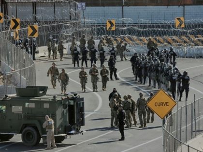 US shuts border post as migrants try to cross from Mexico: official
