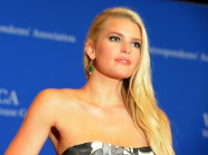 Jessica Simpson hosts 'Friendsgiving' to benefit charity