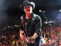 FLORENCE, AZ - APRIL 07: John Rich of Big & Rich performs during Country Thunder Music Festival Arizona - Day 3 on April 7, 2018 in Florence, Arizona. (Photo by Rick Diamond/Getty Images for Country Thunder USA)