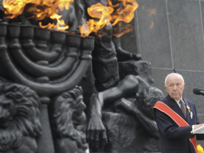 In this Friday, April 19, 2013, file photo, Simcha Rotem, the last known remaining Jewish fighter from the 1943 Warsaw ghetto uprising against the Nazis, speaks in front of the Warsaw Ghetto Uprising memorial during the revolt anniversary ceremonies in Warsaw, Poland. Rotem has died on Sunday, Dec. 23, 2018. …