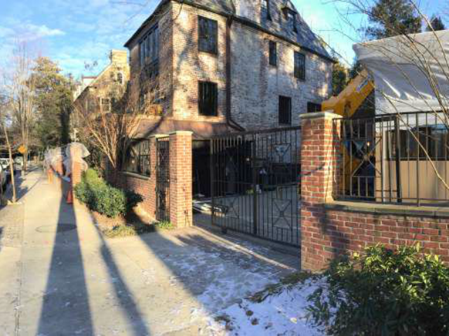 The Wall is built. #Obama #Kalorama #DC #home