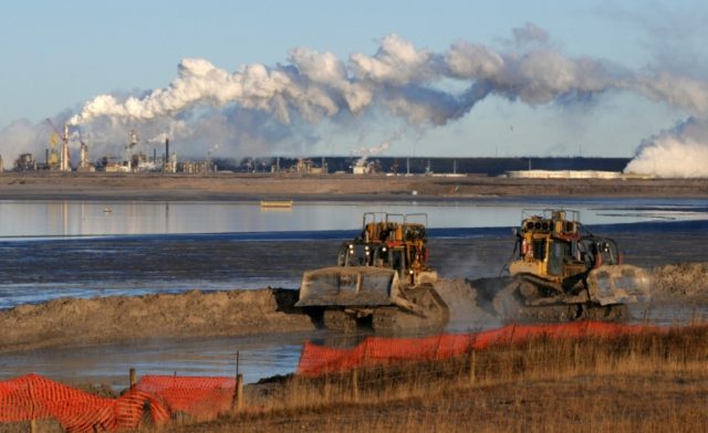 Canada desperately looking to fill 430,000 vacant jobs - Breitbart