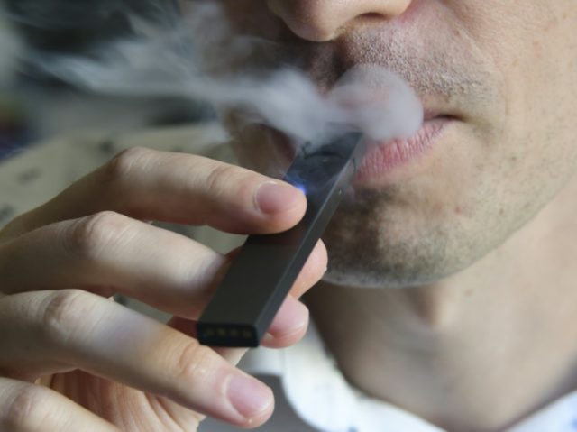 Top US doctor urges 'aggressive' steps against e-cigarettes