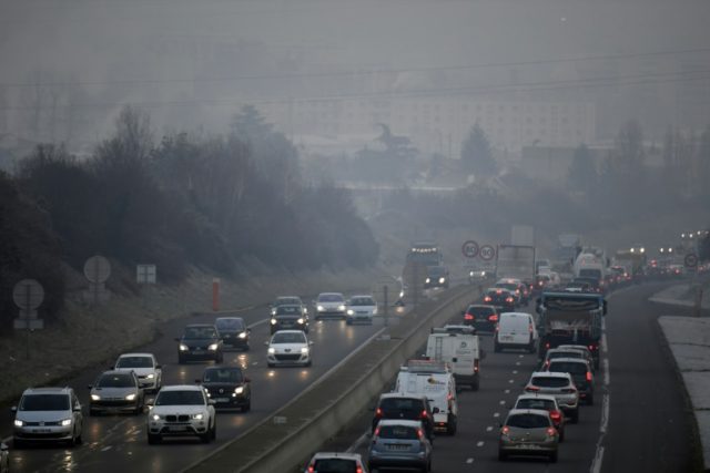 Automakers denounce 'unrealistic' EU emissions targets