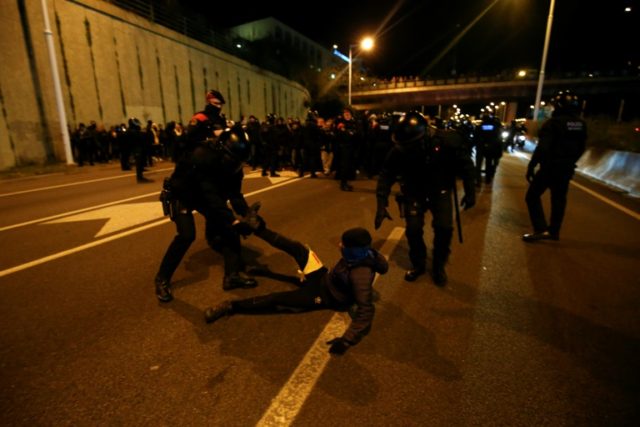 Catalan separatists block roads to protest Spanish cabinet meeting panish cabinet to meet