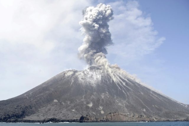 'Volcano' tsunami kills at least 20 in Indonesia