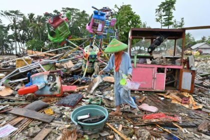 'Run to the hills': Tsunami fears spark chaos in Indonesia town