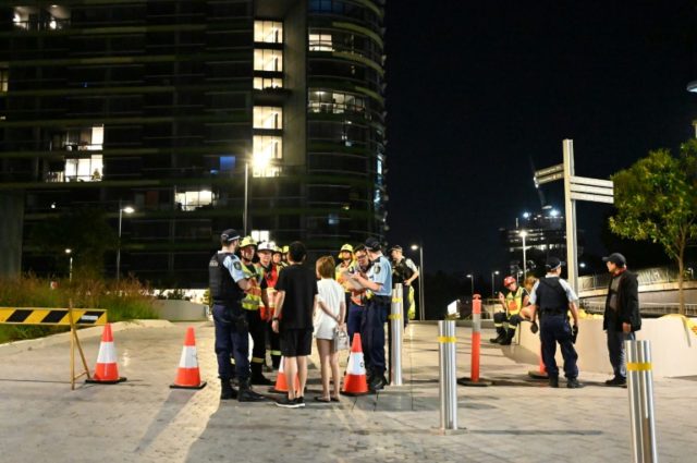'Cracking' Sydney tower residents evacuated again