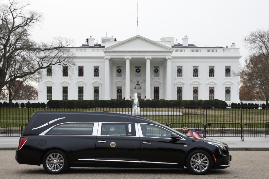 Bush's casket arrives at cathedral for Washington farewell - Breitbart