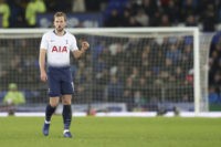 Tottenham crushes Everton 6-2 to go 2 points behind Man City