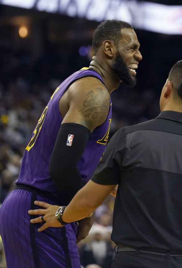 James' MRI shows groin strain, Lakers say he's day to day Breitbart