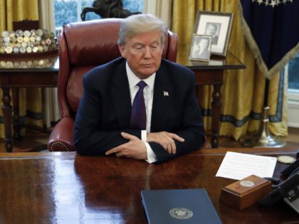 Donald Trump Oval Office (Carolyn Kaster / Associated Press)