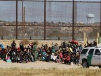 MEXICO-US-MIGRATION Nearly 150 Central American migrants seeking political asylum in the United States are detained by the Border Patrol, after entering the US through the Rio Grande, along the border with Ciudad Juarez, Chihuahua state, Mexico, on December 3, 2018. - Thousands of Central American migrants, mostly Hondurans, have trekked for …