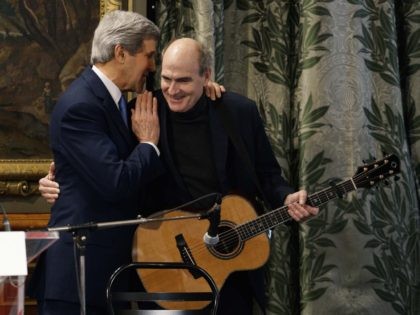 John Kerry and James Taylor (Rick Wilking / AFP / Getty)