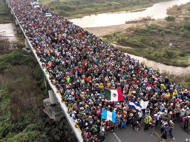 Mexican Government Busing 1700 Caravan Migrants to Unsecured Texas ...