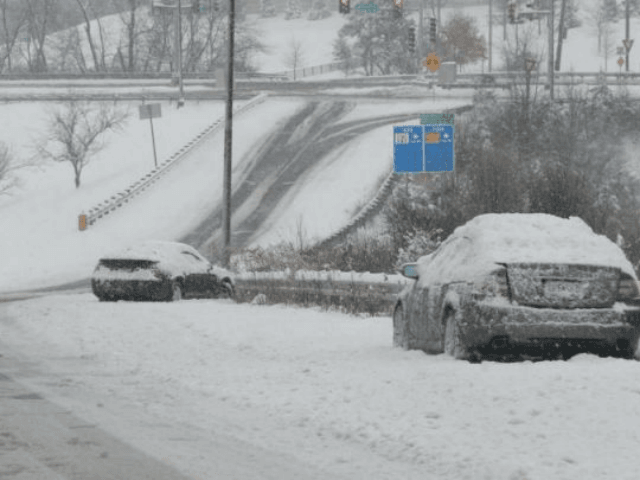 Winter Snow Storm Kills 7 in Midwest, Hits D.C.