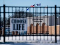 covington-catholic-school-AP AP Photo/Bryan Woolston