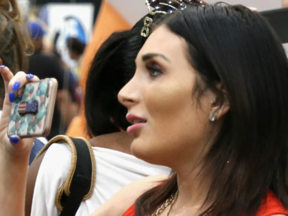 Laura Loomer Pitches Tent at Pelosi’s California House to Protest Illegal Immigration