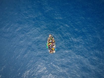 Spain rescues 400 migrants over start of new year