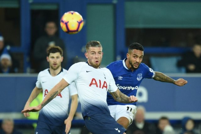 Spurs extend Alderweireld contract