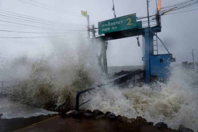 Tourists hunker down as Storm Pabuk lashes Thailand