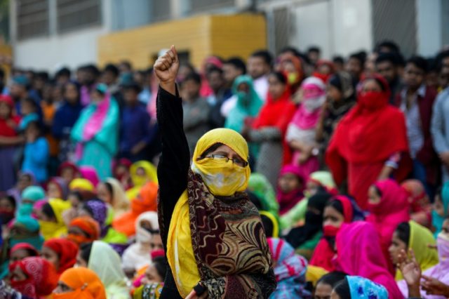 Bangladesh garment workers clash with police as strikes roll on