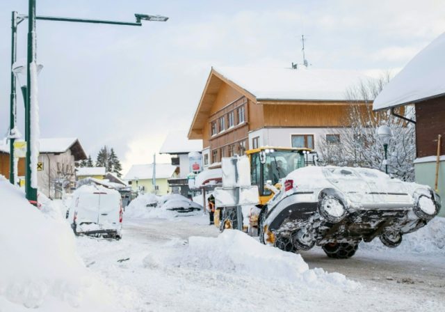 Guests escape harm as avalanche hits Austrian hotel