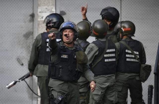 Venezuelan military group arrested after call to disavow Maduro 