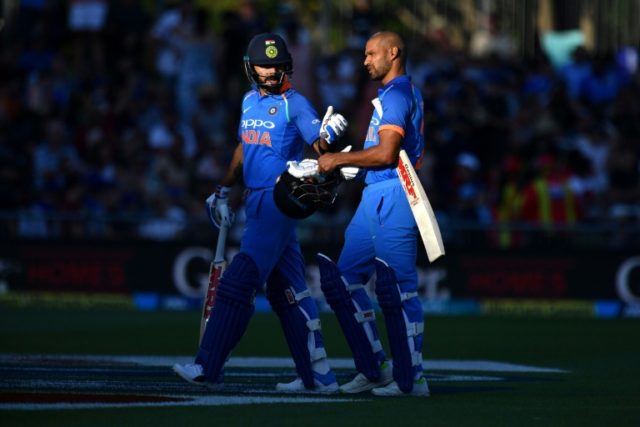 Sun stops play: Fierce sunset halts New Zealand-India cricket match