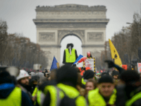 08af73_hundreds-yellow-vest-protesters-champs-elysees-on-saturday-france-yellow 08af73_hundreds-yellow-vest-protesters-champs-elysees-on-saturday-france-yellow