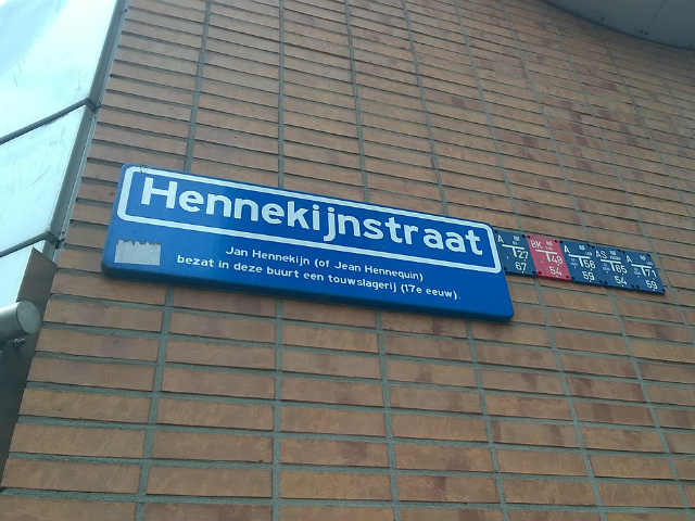 1280px-Hennekijnstraat_street_sign,_Rotterdam_(2018)